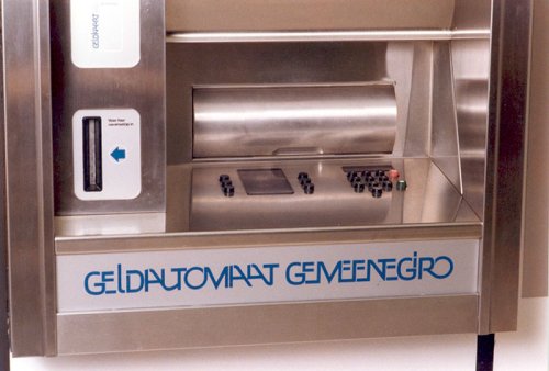 Gemeentegiro cash machine (1976). </br>Image from Historical Archive ING.