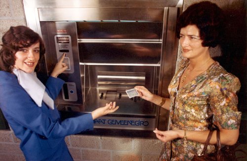 The first cash machine introduced by Gemeentegiro in Amsterdam in 1976. </br>Image from Historical Archive ING.