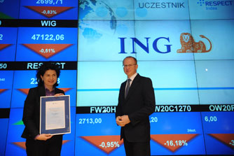 Malgorzata Kołakowska, CEO ING Bank Śląski, receives award