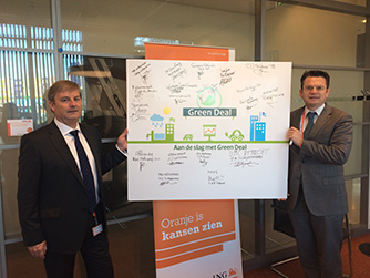 Hans Triep (left), chief procurement officer at Procurement Bank <br />Netherlands and Léon Wijnands, global head of Sustainability <br />for ING Group/Bank – both signed the Green Deal.