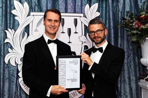 ING UK CEO Gerald Walker (left) receives ING’s award from <em>Euromoney</em> Western Europe regional editor Dominic O’Neill (right)