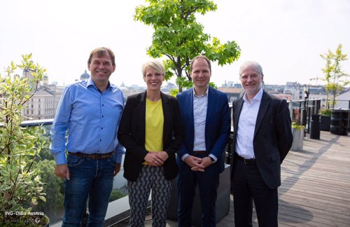 Participants at the first Orange Club Vienna, a meeting series created by ING in Austria in 2018 for bankers and politicians.