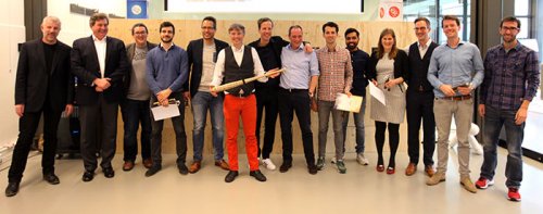 The class of March 2016, with Brunon Barkiewitz (ING Chief Innovation Officer, second from left) and Lodewijk Bonebakker (Head of ING Customer Experience Center, with baseball bat).