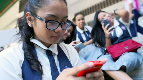 © UNICEF/UN014974/Estey<br />The Philippines has a large and tech-savvy youth population, but they’re faced with stark inequalities related to education, future opportunities and health.