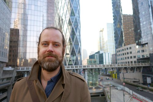 Nicolas Hun, community manager of Le Web Café, won’t reveal the identity of his most regular contributors. “I don’t want to say more than what they say themselves.”