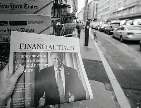 Do investors read newspapers?
