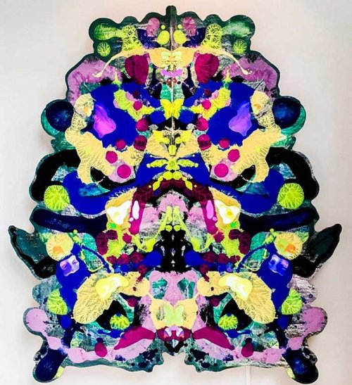 Tony Oursler (1957)<br /> <em>GoBo</em>, 2017<br /> 213 x 183 cm<br /> Mixed media on panel - LCD screens