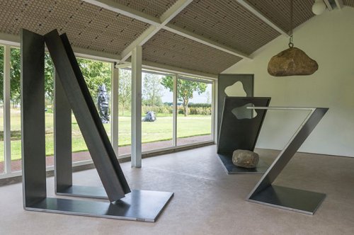 <strong>Loan</strong>: <em>No title</em>, Marinus Boezem, 1980<br> <strong>Title of exhibition</strong>: <em>Sculptures 2017</em><br> <strong>Location</strong>: Landgoed Anningahof, Zwolle<br> <strong>Period</strong>: 9 August – 30 October 2017<br> <strong>Link</strong>: <L CODE="C01">www.anningahof.nl/portfolio_page/beelden-2017/</L>