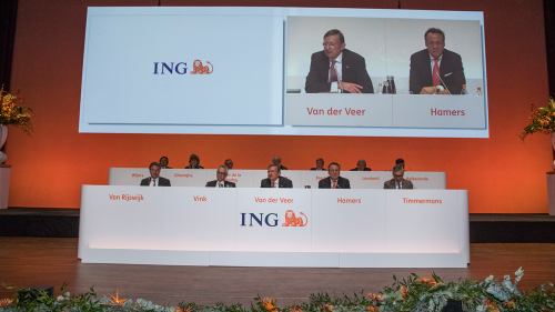 Jeroen van der Veer led the Q&A session, distributing shareholders’ questions to the relevant board members.